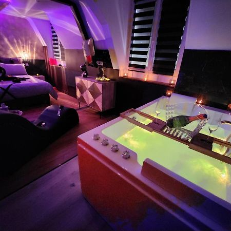 Caen, Tu M'Aimes - Suite Romantique Kültér fotó